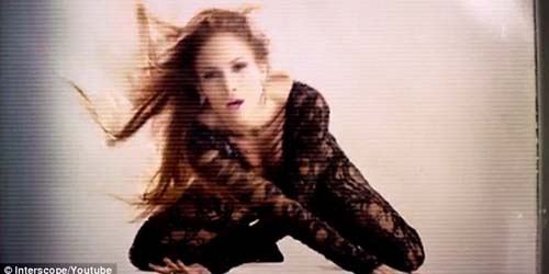 Jennifer Lopez Tampil Hot Di Video Klip T.H.E (Foto+Video)