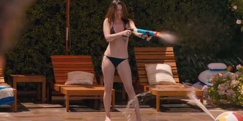 Aksi Megan Fox Lucuti Baju di Film 'This is 40' 