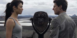 Cinlok, Tom Cruise Kencani Olga Kurylenko
