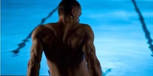 Daniel Craig Pamer Tubuh Gagahnya di Film Baru 'James Bond Skyfall'