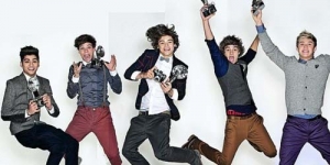 Galang Dana Anti-Bullying, One Direction Jualan Cat Kuku