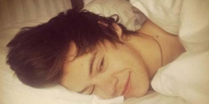 Harry Styles Kepergok Mabuk & Bugil Bareng 30 Wanita