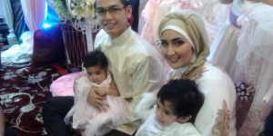 Mertua Biayai Akikah Anak Tommy Kurniawan