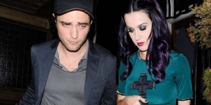 Katy Perry - Robert Pattinson Kepergok Berduaan Nonton Konser
