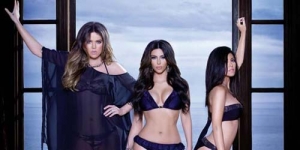 Kim, Khloe dan Kourtney Kardashian Seksi di Iklan Baju Renang