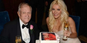 Rahasia Seks 'Bos Playboy' Hugh Hefner dan Istrinya, Crystal Harris