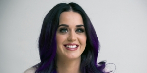 Rayakan Kemerdekaan Amerika, Katy Perry Mesra Dengan Pria Misterius
