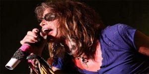 Steven Tyler Jatuh, Konser Aerosmith Ditunda