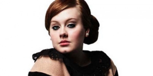 Ulang Tahun ke 24 Adele, Rihanna Hadiahi Kue Berbentuk Payudara