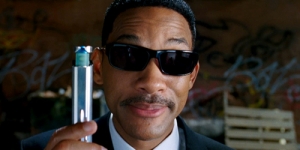 Will Smith Kembali Membasmi Alien di Men In Black 3 ( Trailer )