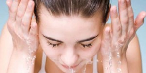 6 Cara Tepat Mencuci Wajah