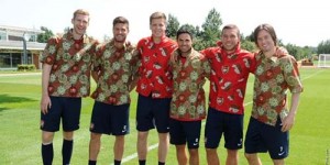 Penampilan Tim Arsenal dengan Batik Indonesia