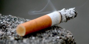 Bahaya Merokok saat Berbuka Puasa