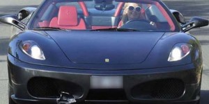 Paris Hilton Tabrakkan Ferrari F430 Spider 'Pinjaman'
