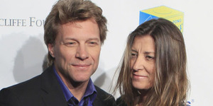 John Bon Jovi Rocker yang Cinta Istri