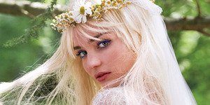 Miranda Kerr Berpose Bugil untuk Interview Magazine