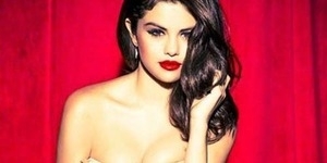 Selena Gomez Pamer Belahan Dada di Instagram