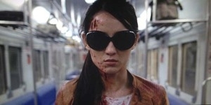 (Foto) Aksi Julie Estelle 'Hammer Girl' Lawan Gangster di The Raid 2: Berandal