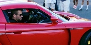 Foto Paul Walker Tersenyum di Dalam Porsche Sebelum Kecelakaan