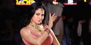 Aktris Hot Bollywood Veena Malik Berjilbab dan Pensiun dari Dunia Hiburan