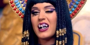 Katy Perry jadi Cleopatra di Video Teaser Dark Horse