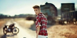 Dengerin Lagu Terbaru Justin Bieber - Looking For You
