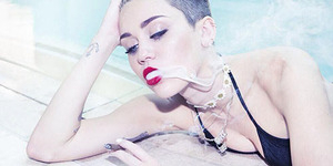 Miley Cyrus Bugil di Instagram, Sudah Biasa!