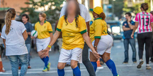 PSK Brasil Gelar Pertandingan Sepak Bola Bugil di Piala Dunia 2014