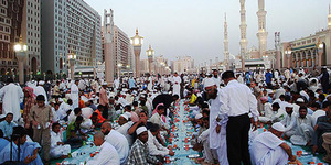 Selama 60 Tahun, Al Rahili Beri Makanan Buka Puasa Gratis di Madinah