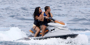 Liburan ke Prancis, Selena Gomez Mesra dengan Pria Italia