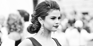 Arti Tato Tulisan Arab Selena Gomez?