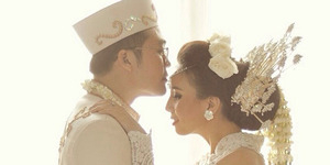 Foto-foto Pernikahan Tya Ariestya-Irfan Ratinggang