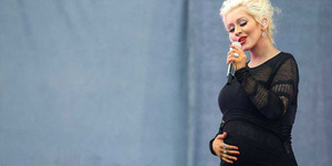 Pasca Melahirkan, Christina Aguilera Bugil di Playboy