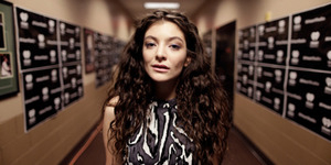 Lorde Rilis Soundtrack Hunger Games: Mockingjay Part 1, Yellow Flicker Beat