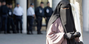 Polisi Perancis Tangkap Gadis Muslim Yang Ingin Berjihad ke Suriah