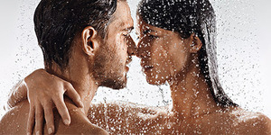 5 Tips Rasakan Sensasi Seks di Bawah Shower