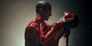 Adam Levine-Behati Prinsloo Bugil dan Berdarah di Video Maroon 5 Animals