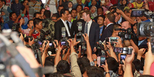 Foto Mark Zuckerberg Blusukan di Pasar Tanah Abang