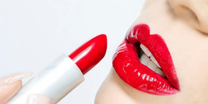5 Kandungan Zat Berbahaya Lipstik