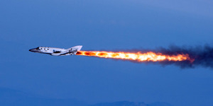 Pesawat Ruang Angkasa SpaceShipTwo Jatuh di California