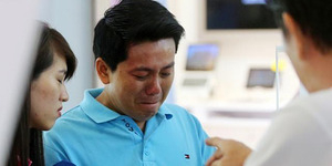 Korban Penipuan, Pham Van Thoai Menangis Batal Beli iPhone 6 di Singapura