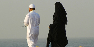 Kalah Tinggi dari Istri, Pria Arab Gugat Cerai