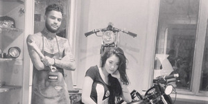 Foto Mesra Diego Michiels Pegang Paha Widy Vierratale