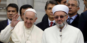 Paus Fransiskus Sebut Al-Quran Kitab Perdamaian