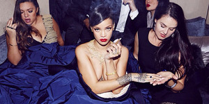 Rihanna Topless di Sesi Foto Diamond Ball