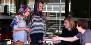 Video Kocak Drama Mahasiswa Australia Berbahasa Jawa 'Sri Ngilang'
