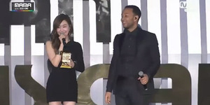 Video Kolaborasi John Legend, Tiffany SNSD, & Chen EXO di MAMA 2014