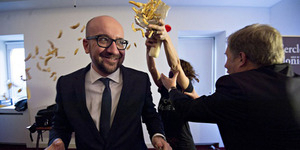Video PM Belgia Charles Michel Dilempari Kentang Goreng Demonstran