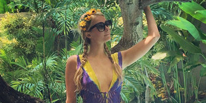 Foto Paris Hilton Setengah Bugil Saat Spa di Bali