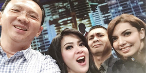 Foto Selfie Konyol Ahok, Syahrini, Raditya Dika, & Najwa Shihab